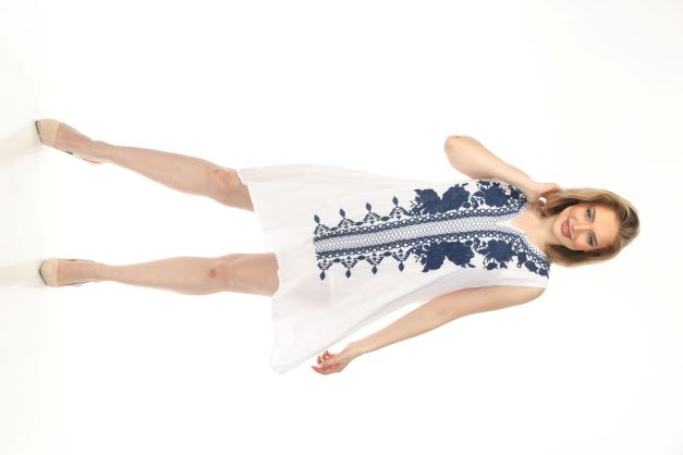 Short Dress - White W-Blue Embroidery